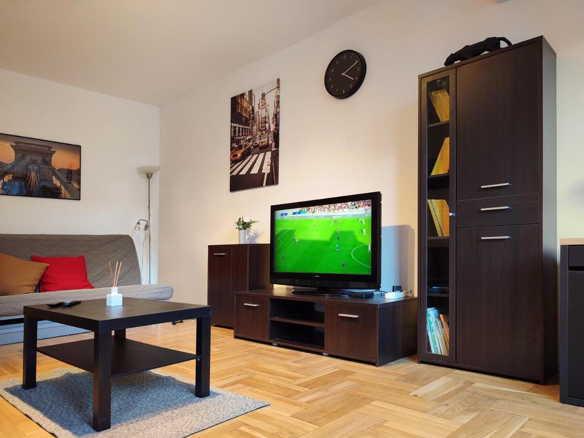 Castle Corner Apartment — Photos 2